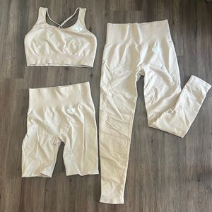Woman’s best three-piece set